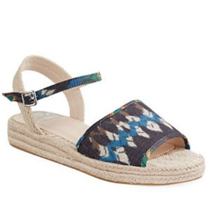 NWT Fergalicious Denise Flat Espadrille Sandals